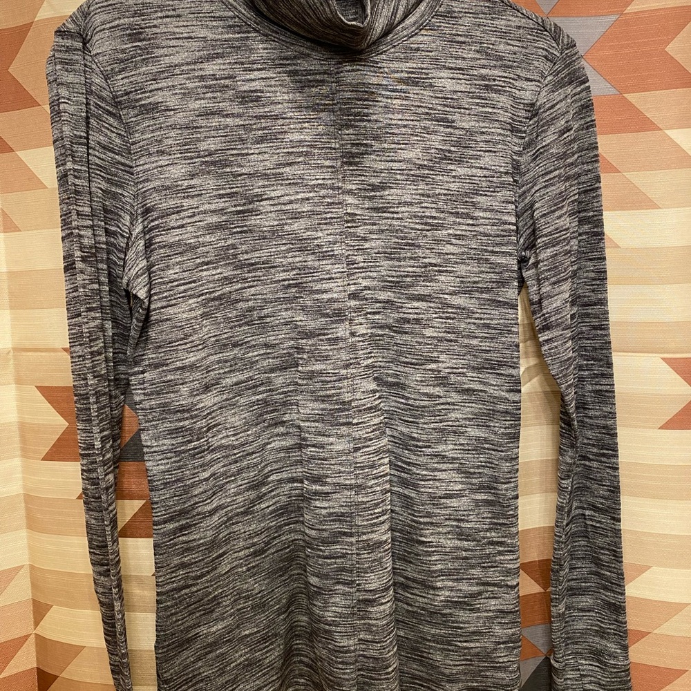 Lululemon Athletica Gray and Black Long Sleeve Top